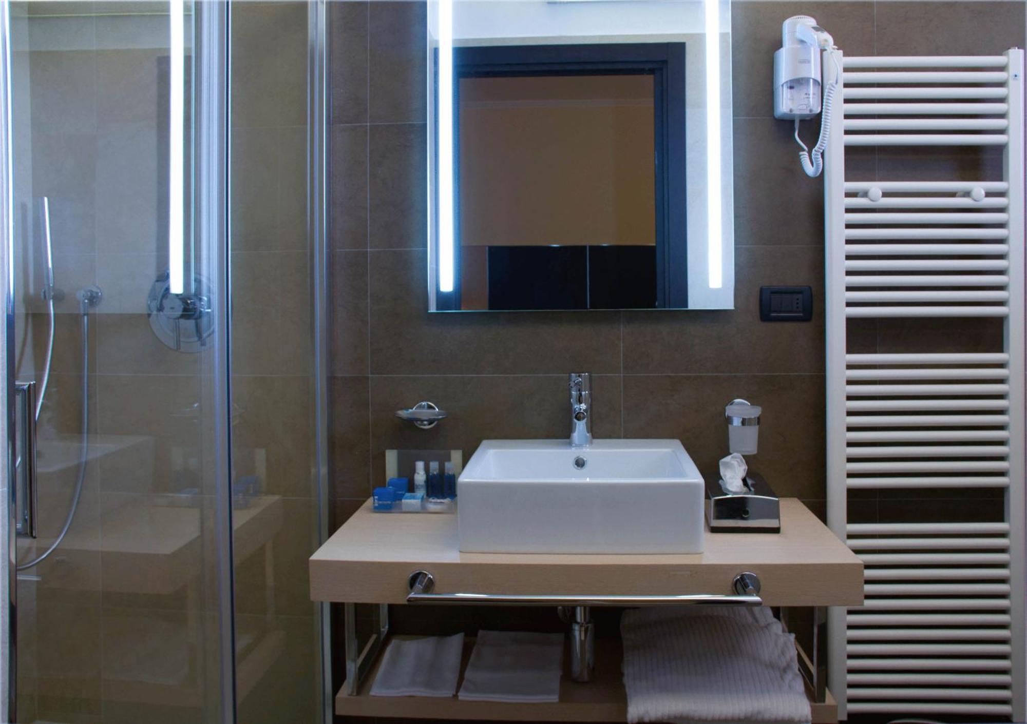 Hotel Imperial Сан-Бенедетто-дель-Тронто Екстер'єр фото