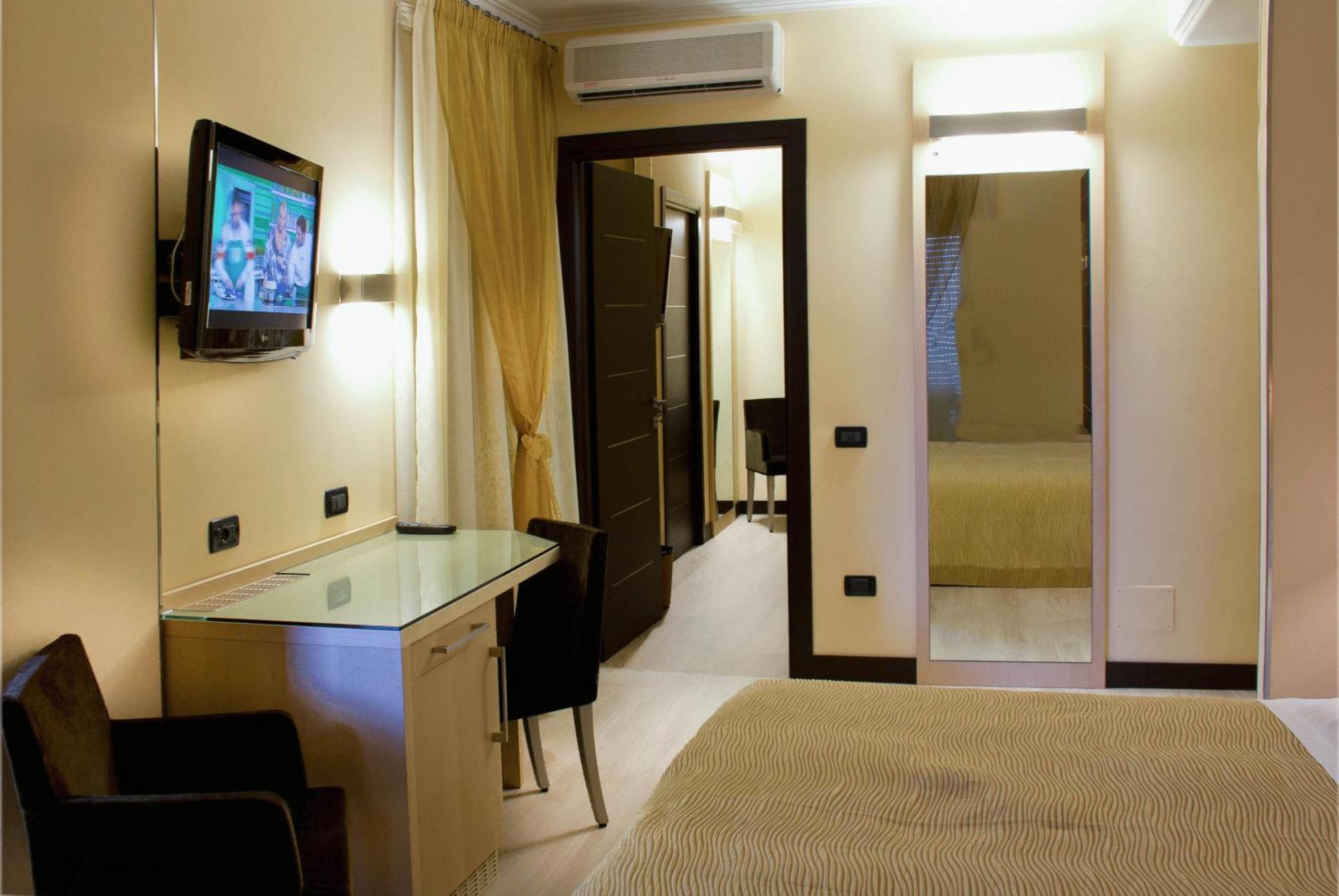 Hotel Imperial Сан-Бенедетто-дель-Тронто Екстер'єр фото