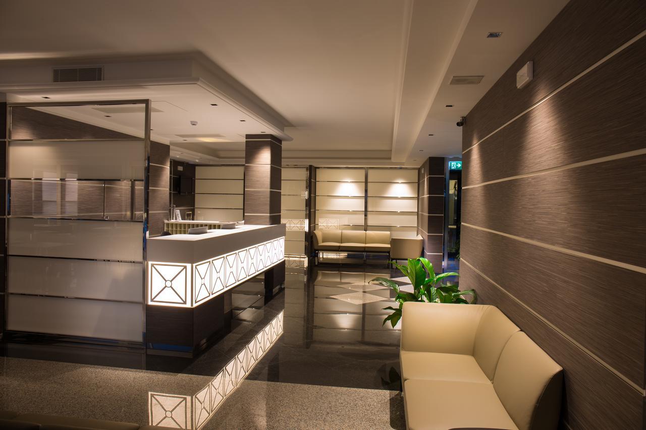 Hotel Imperial Сан-Бенедетто-дель-Тронто Екстер'єр фото