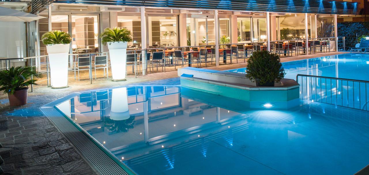 Hotel Imperial Сан-Бенедетто-дель-Тронто Екстер'єр фото