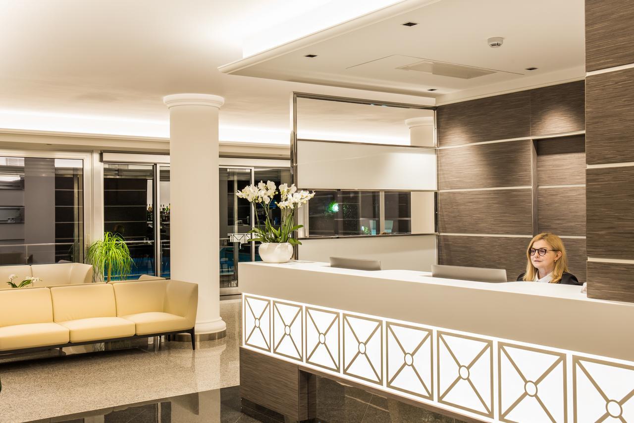 Hotel Imperial Сан-Бенедетто-дель-Тронто Екстер'єр фото