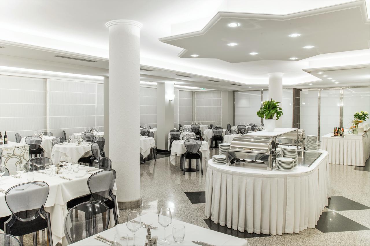 Hotel Imperial Сан-Бенедетто-дель-Тронто Екстер'єр фото