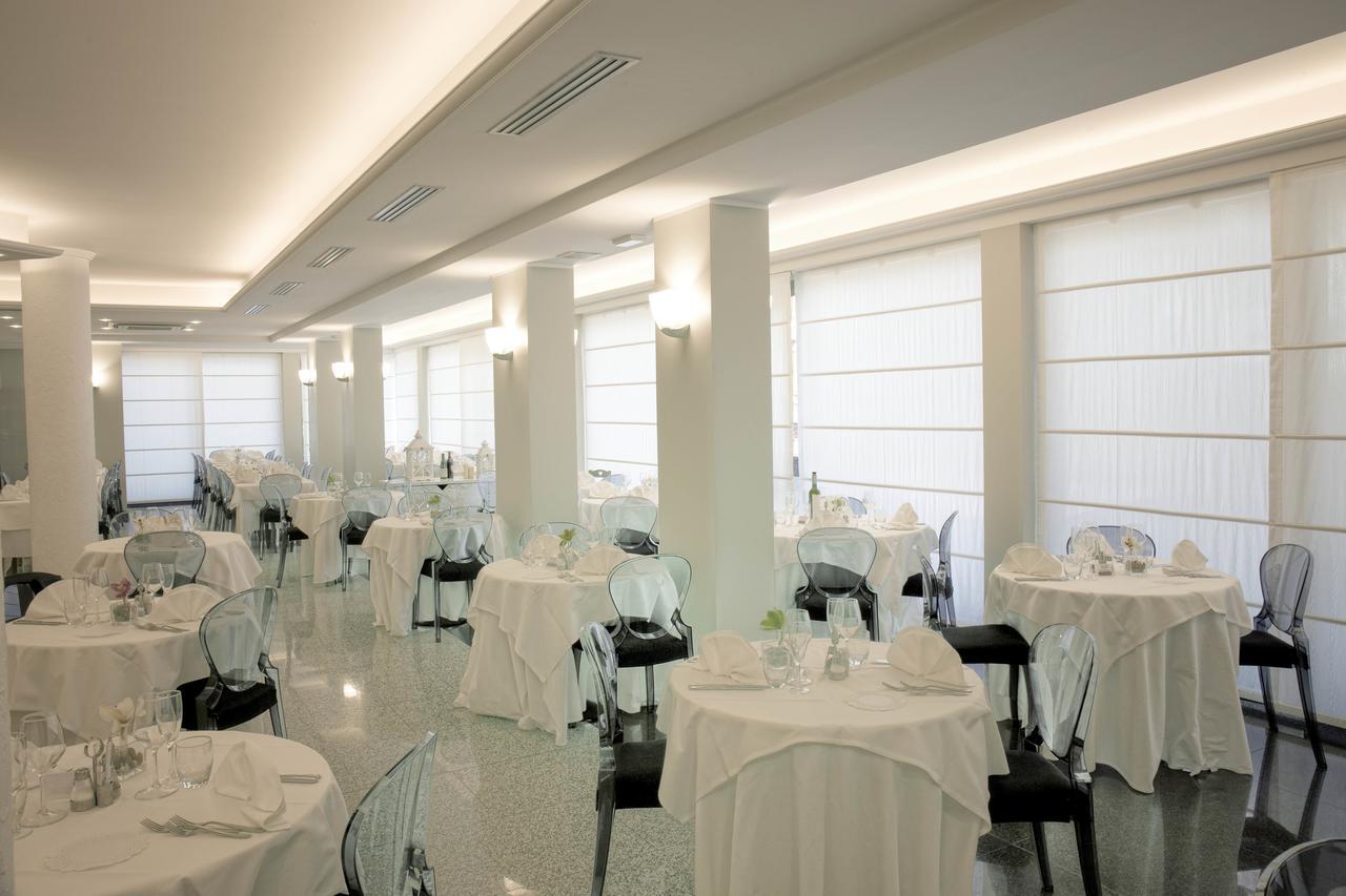 Hotel Imperial Сан-Бенедетто-дель-Тронто Екстер'єр фото
