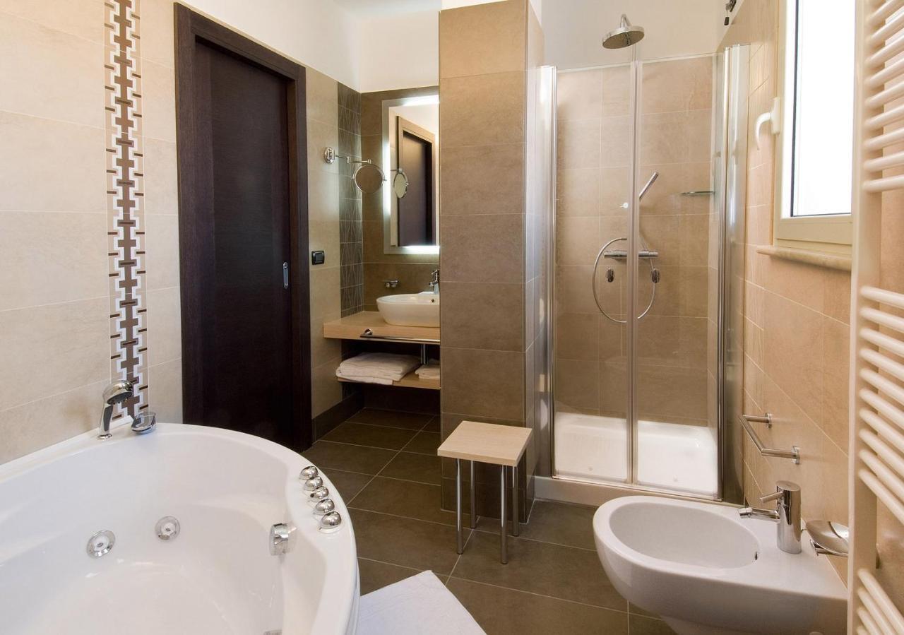 Hotel Imperial Сан-Бенедетто-дель-Тронто Номер фото